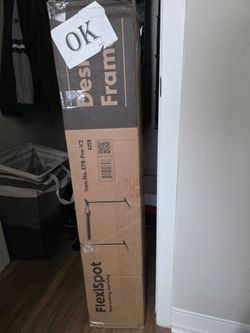 FlexiSpot E7 Pro Black Standing Desk  frame (no desktop and hardware kit missing) Essentially New