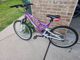24 girl mountain bike