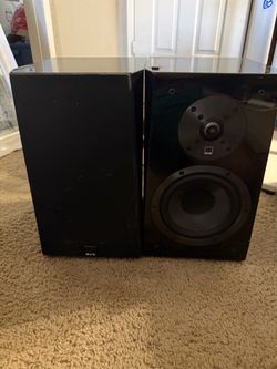 Svs ultra bookshelf’s one pair, needs tweeter replaced.