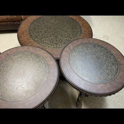 Round Coffee Table With 2 Endtable 