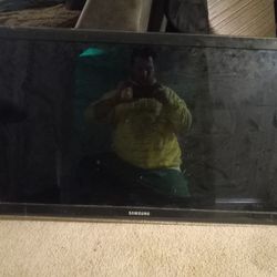 TV 42 Inch