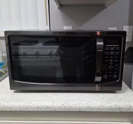 Lg Microwave like new $40