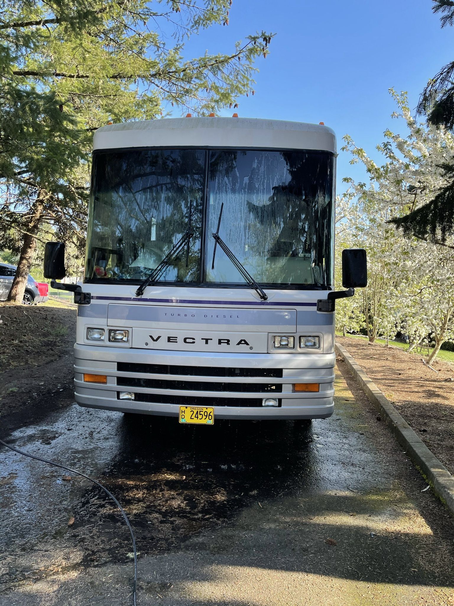 1994 Winnebago Vectra Turbo Diesel 35’