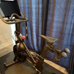 Peleton Bike 2022 Great condition 