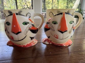 Tony the Tiger Plastic Cups - 1964 Kelloggs (set of 2)