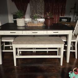 Montanan Counter Height Table 