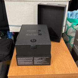 BEATS SOLO 3 BOX
