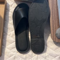 Black sandal