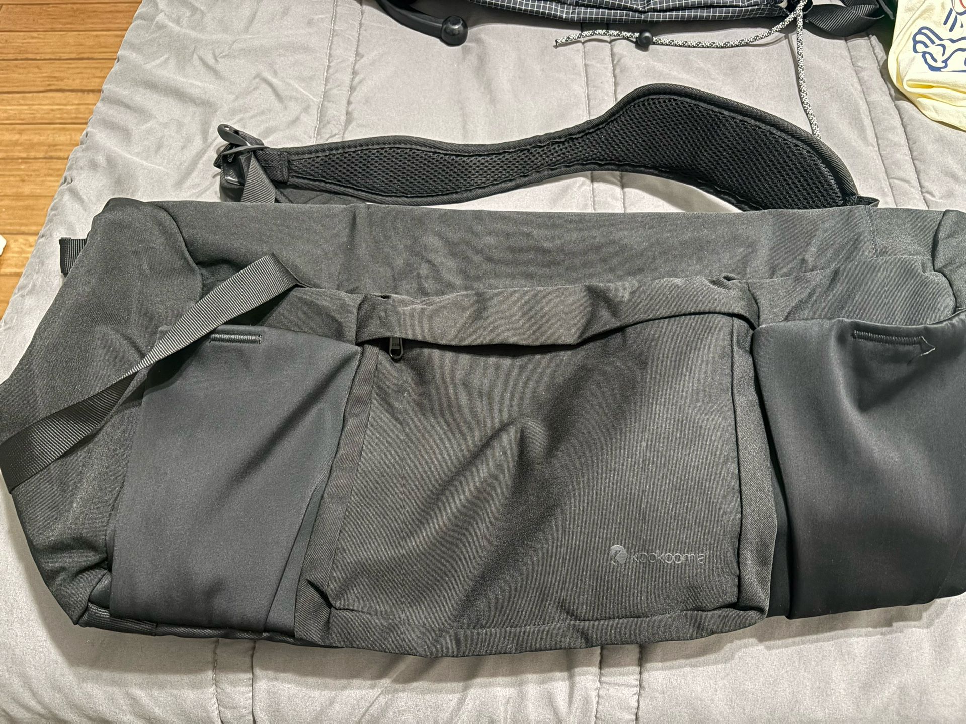 Kookoomia All-Black Gym Bag — Large Duffle / Backpack, Shoe Compartment + Wet Pocket