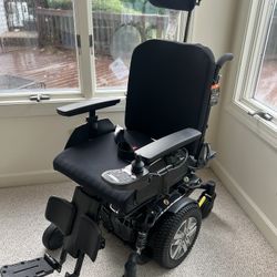 Quantum  J4 Electric Power Chair Scooter Wheelchair