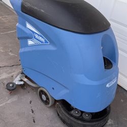 FLOOR SCRUBBER 