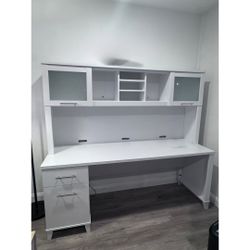 White Desk with Hutch