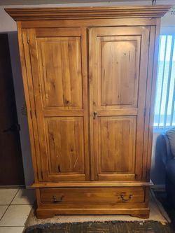 Upright storage