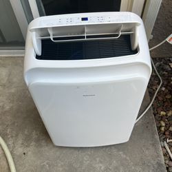 Great Condition Portable Ac Units Insignia Brand From Best Buy 120 Blows Very Cold Air 12000btu
