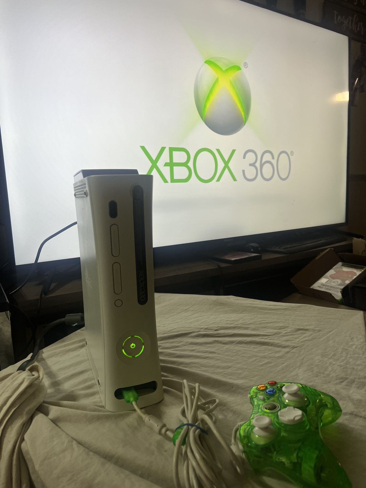 🎮 Xbox 360 White Console 20GB HDD + 1 Controller + AV & Power Cables 🎮  . . . . . . . . . . . . . . . . . . . . . . . . . . . . . . . . . . . . . .