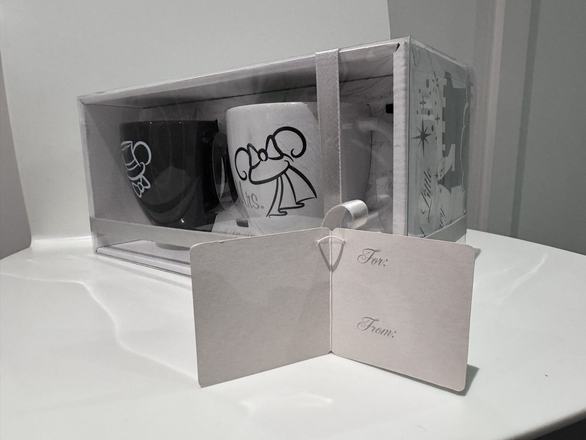 Mr. & Mrs. Mickey & Minnie Wedding Mugs - Brand New - Great Wedding Gift!