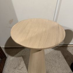 COZAYH Small Pedestal End Table Round Farmhouse Martini Table Wood Plant Stand Rustic Drink Table for Small Space Living Room, Distressed