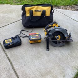 DeWalt 7 1/4 Circular Saw Kit 