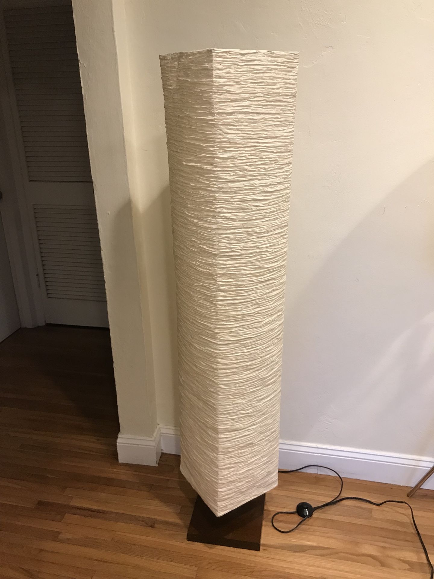 Floor lamp with three light bulbs