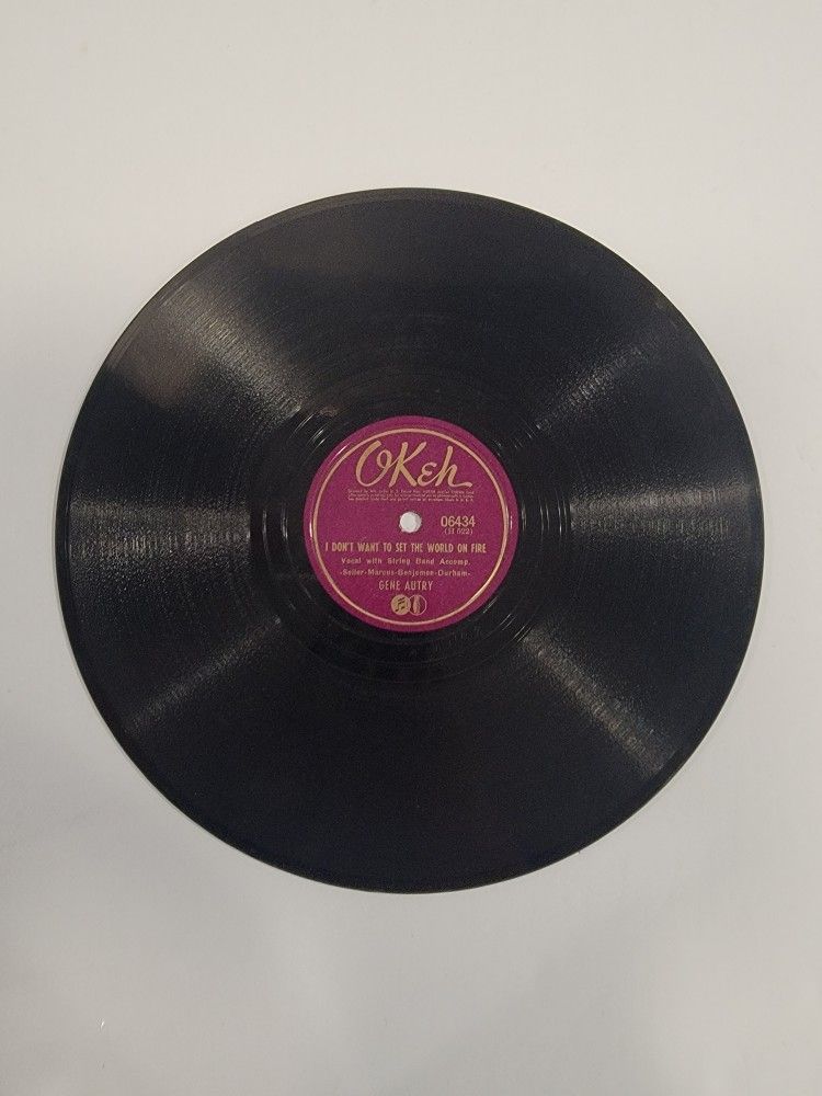 Gene Autry~ I Dont Want To Set The World On Fire/After Tomorrow~ Okeh Records 78