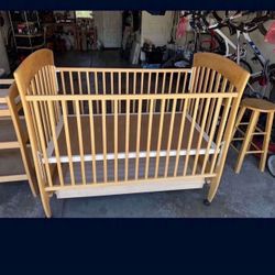 Crib - Like New!