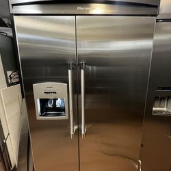 48” Thermador Pro Hanndles Built In Refrigerator 