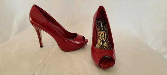 Red heels. Size 8