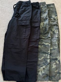 4 pair Men’s Lazer Cargo Pants - 2 Black and 2 Camo - Size Medium