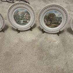 Collector Plates ( 4) With Stands 