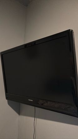Toshiba Flat Screen TV Used  Once