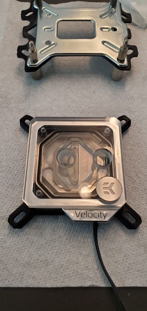 EK-Quantum Velocity D-RGB Nickel + Acetal CPU Waterblock
