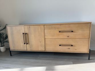 Highland Light Tone Server - City Furniture