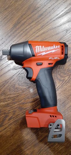 Milwaukee Fuel™ Impact Wrench 1/2" 220 ft-lbs torque w/ Pin Detent 🎈FIRM PRICE 🎈