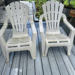 2 Plastic Outdoor Chairs