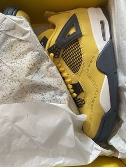 Nike Air Jordan 4 Retro “Lightning” Sz 10.5 Brand New