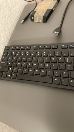 Wired Keyboard and Bluetooth mouse