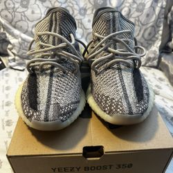 Yeezy 350 V2