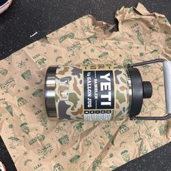 Yeti Camo 1/2 Gallon New $200
