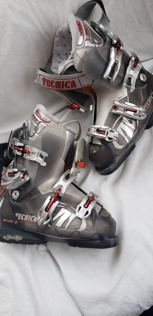 TECNICA Ski Boots mm284