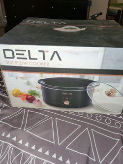 Brand New Delta 5QT Oval Slow Cooker (Rose Gold Series) - New In Box