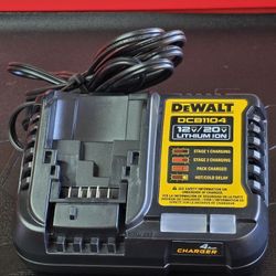 New DEWALT 20V 4 Amp Battery Charger 