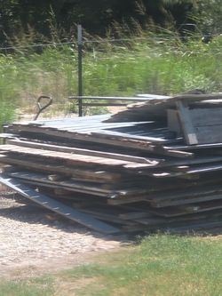 Free wood used fence
