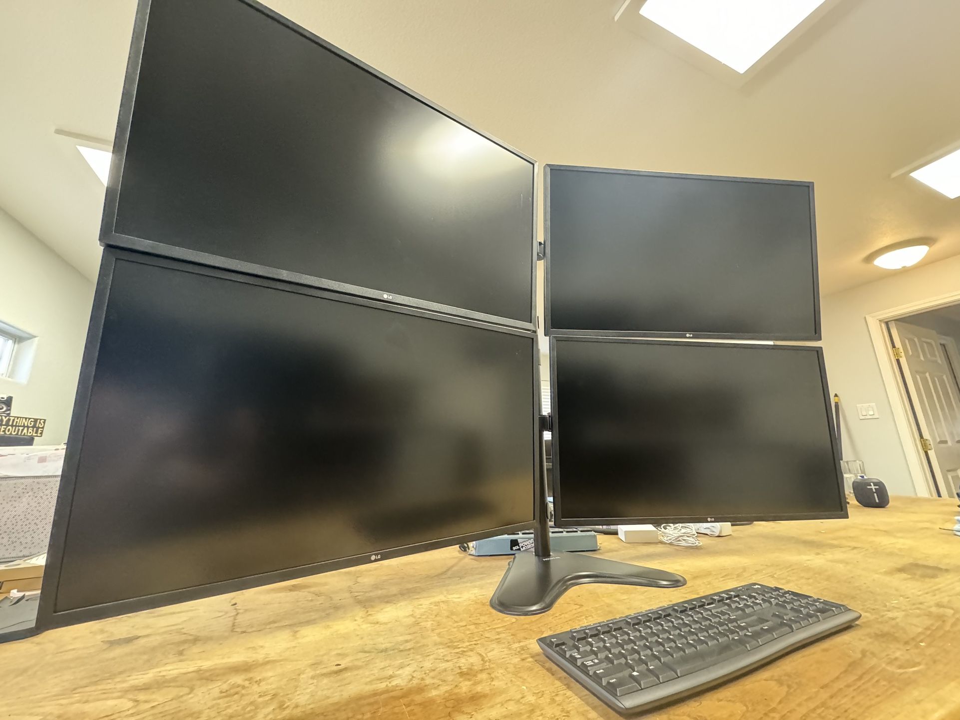 4 Computer Monitors + Stand