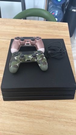 PS4 /CONTROLLERS