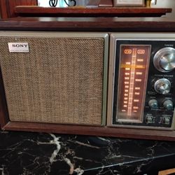 Sony Vintage Radio Works Awesome 
