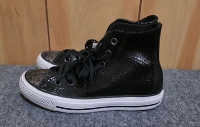 Converse Woman's Chuck Taylor Snakeskin All Star Size 6 Black New With Tags