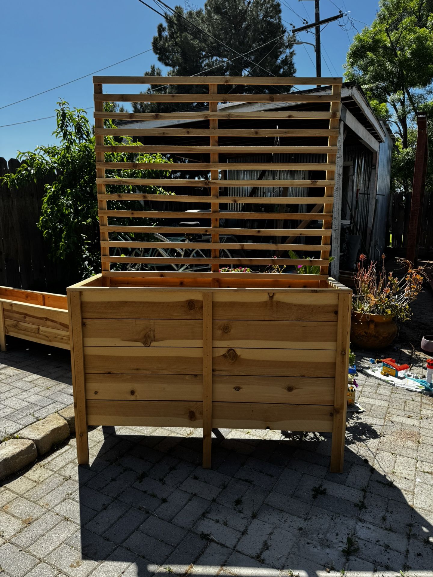 Planter With Trellis