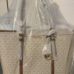 Michael Kors Jet Set bag 