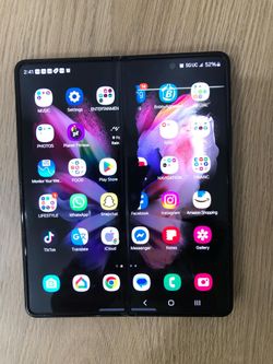 Samsung Galaxy Z Fold 3 (There Is a black line down the middle of the inner screen)