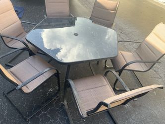 Patio Table with 6 Chairs